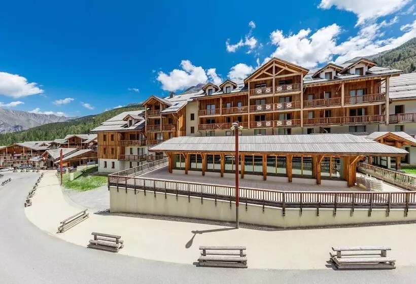 Hotelli Sunweb Chalets De Bois Méan