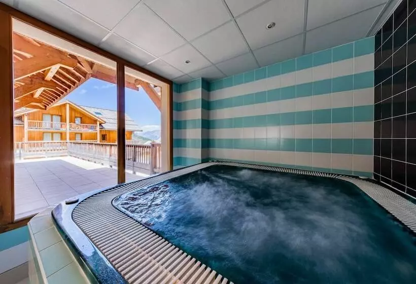 Hotelli Sunweb Chalets De Bois Méan