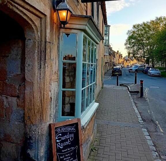 فندق The Red Lion