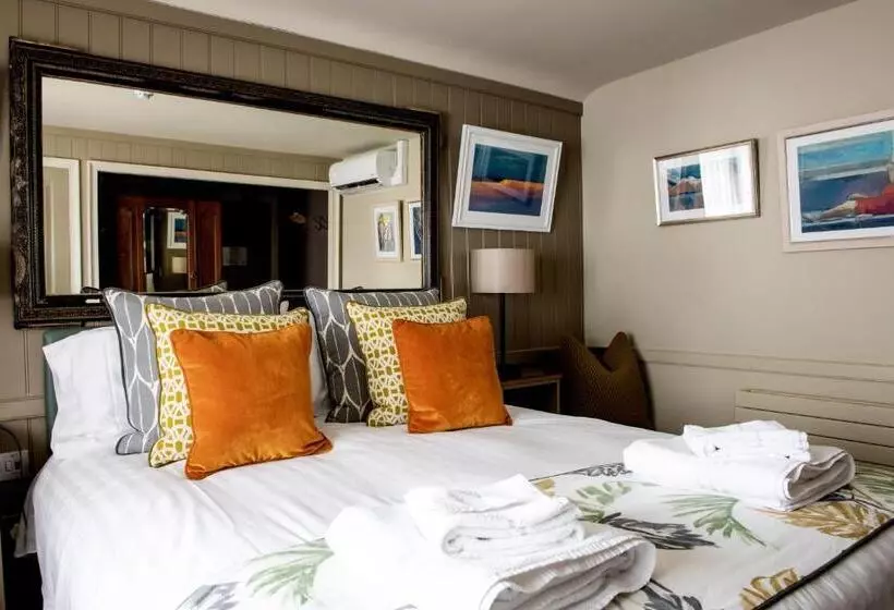 בית מלון כפרי The Marquis Of Granby