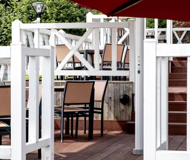 בית מלון כפרי The Marquis Of Granby