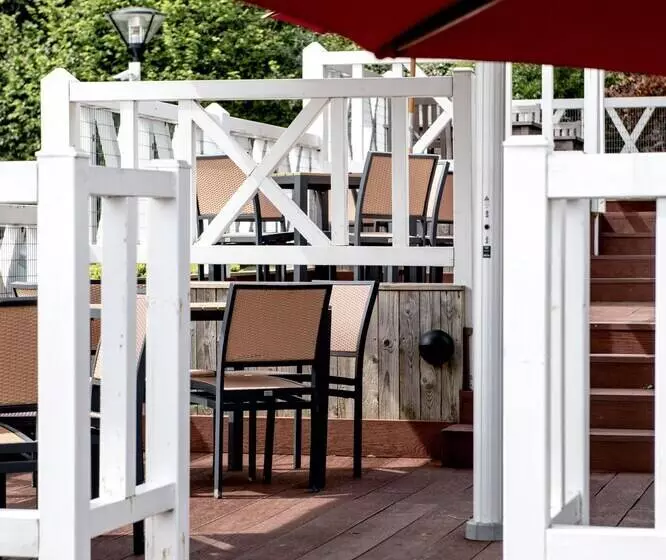 בית מלון כפרי The Marquis Of Granby