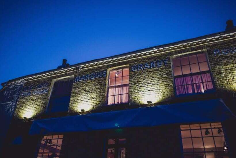 בית מלון כפרי The Marquis Of Granby