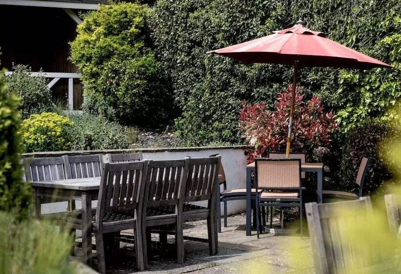 בית מלון כפרי The Marquis Of Granby