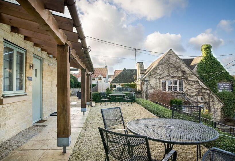 فندق The Old House At Home