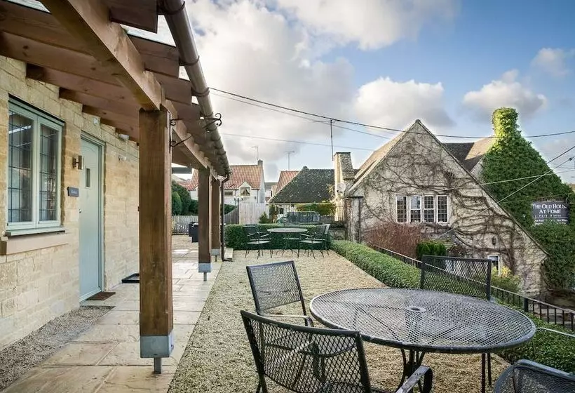 فندق The Old House At Home