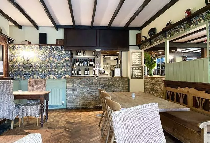 فندق The Old House At Home