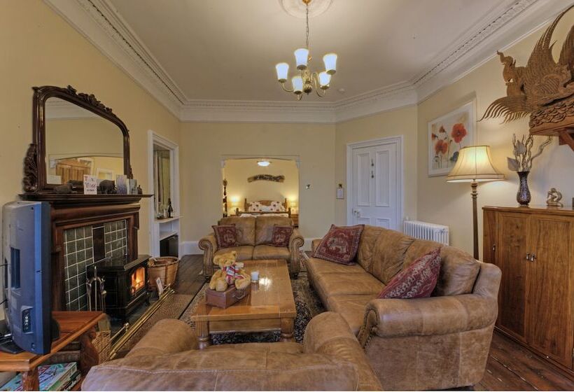 Pensiune Knap Guest House