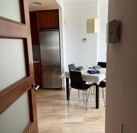 Apartamento, Piscina Y Jardín