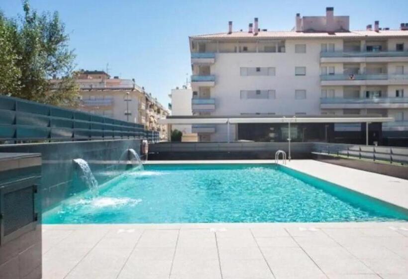 Apartamento, Piscina Y Jardín