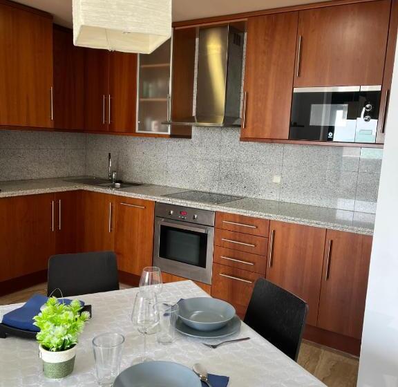 Apartamento, Piscina Y Jardín