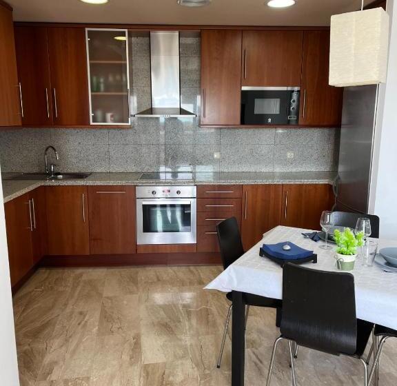 Apartamento, Piscina Y Jardín