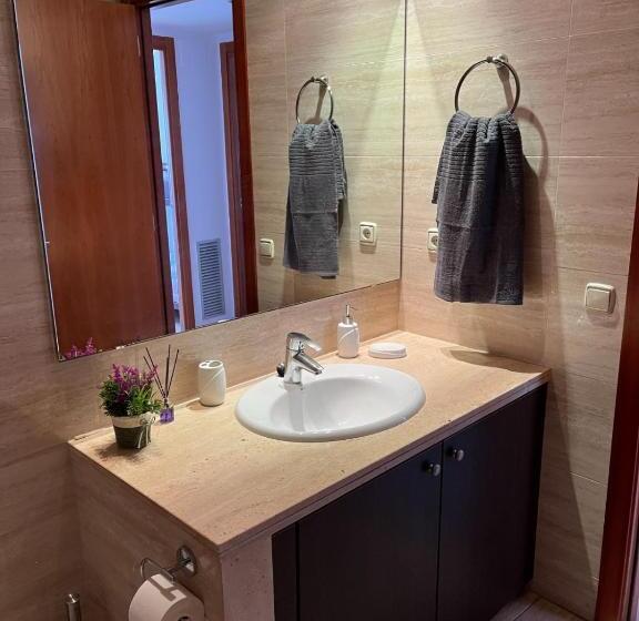 Apartamento, Piscina Y Jardín