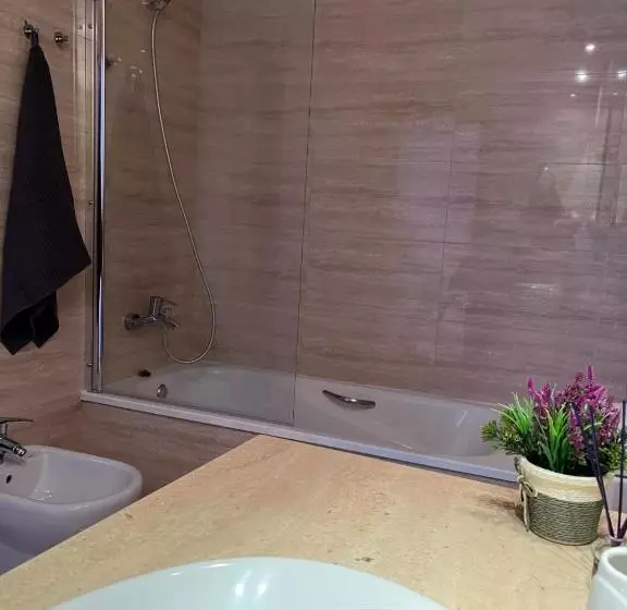 Apartamento, Piscina Y Jardín