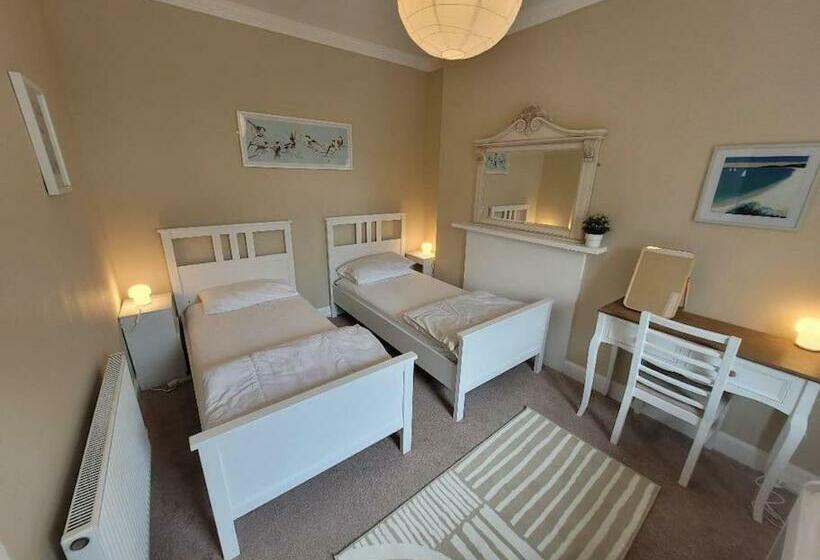 Character Cottage In Centre Of Moffat