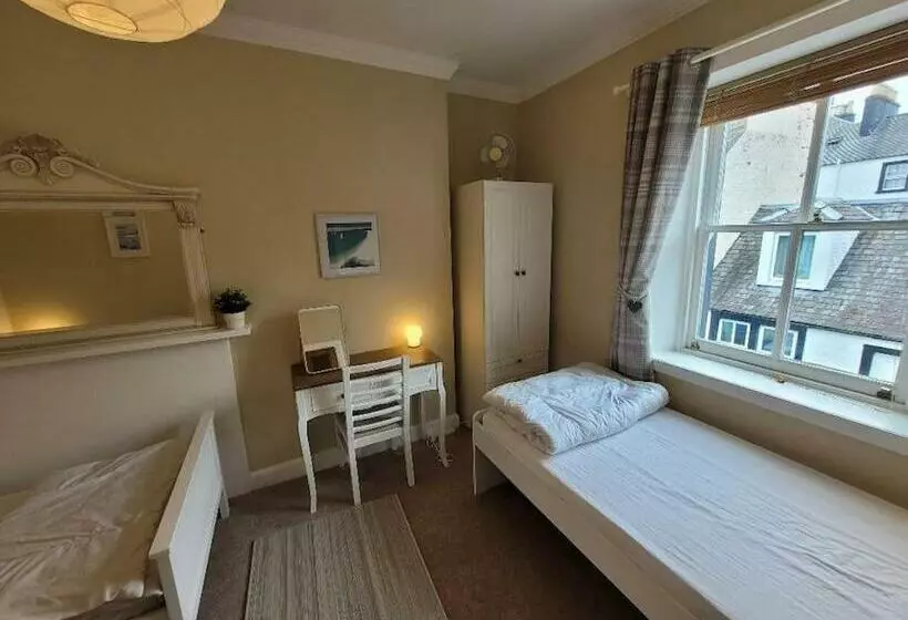 Character Cottage In Centre Of Moffat