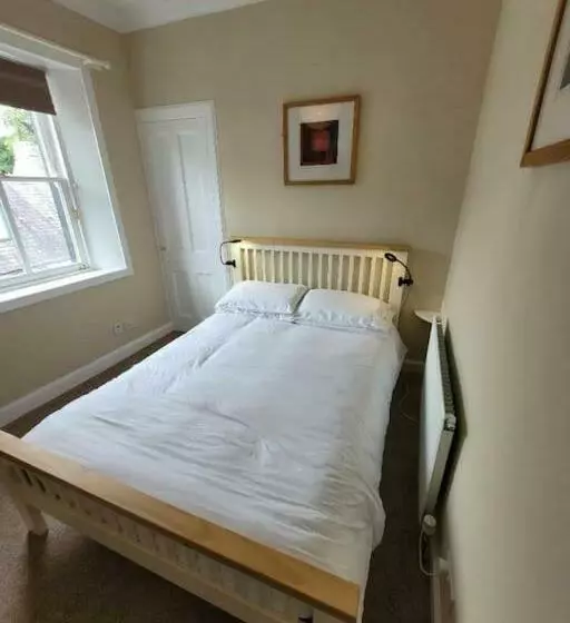 Character Cottage In Centre Of Moffat