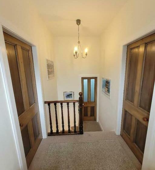 Character Cottage In Centre Of Moffat