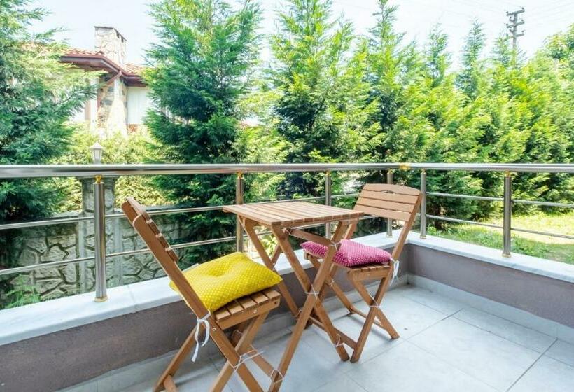 Charming Flat With Balcony In Sapanca Sakarya