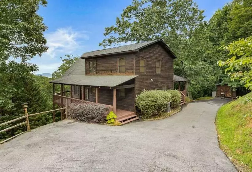 Large Cabin With Views Of Beautiful Nc Mountains