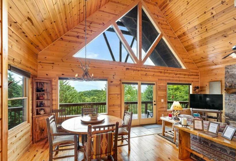 Large Cabin With Views Of Beautiful Nc Mountains