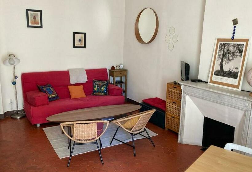 Le Cours Julien Joli T2 Dans Le Quartier Animé De La Plaine à Marseille