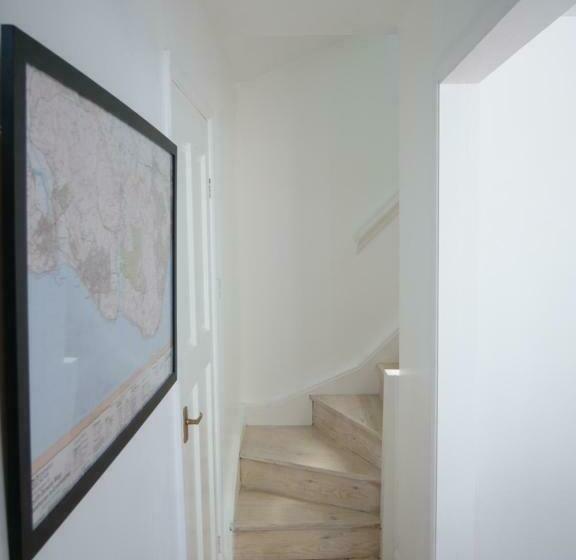 Luxury 3 Bathroom Cinema And Sauna