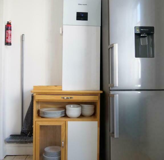 Luxury 3 Bathroom Cinema And Sauna