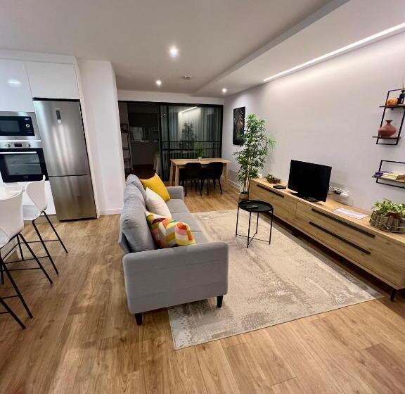 Piso Exclusivo En Vigo Céntrico, Negocios, Confort