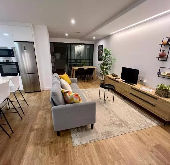 Piso Exclusivo En Vigo Céntrico, Negocios, Confort