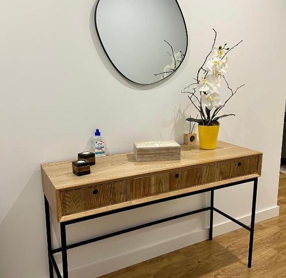 Piso Exclusivo En Vigo Céntrico, Negocios, Confort