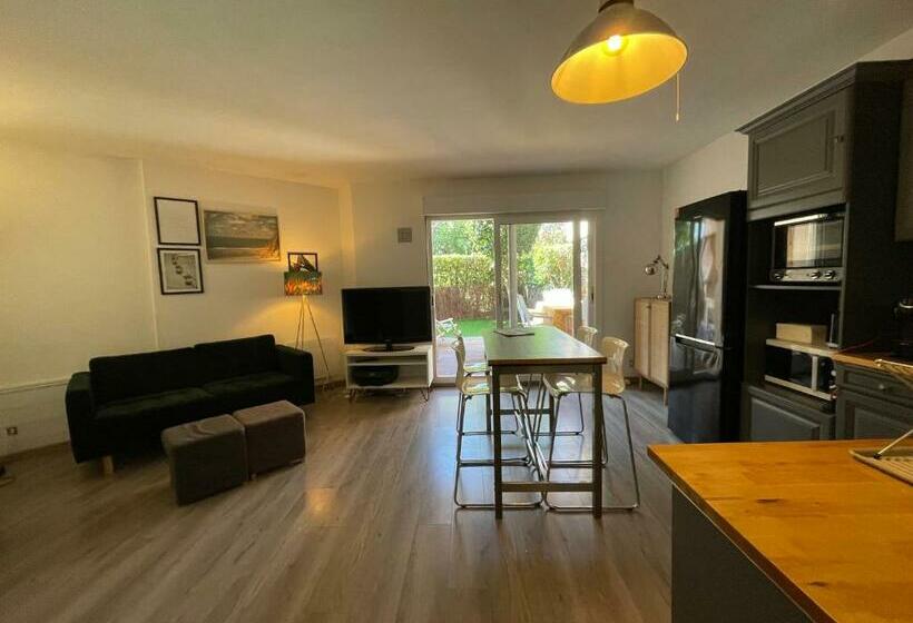 Splendide Appartement De Charme Avec Patio, Parking Et Plage à 3 Minutes