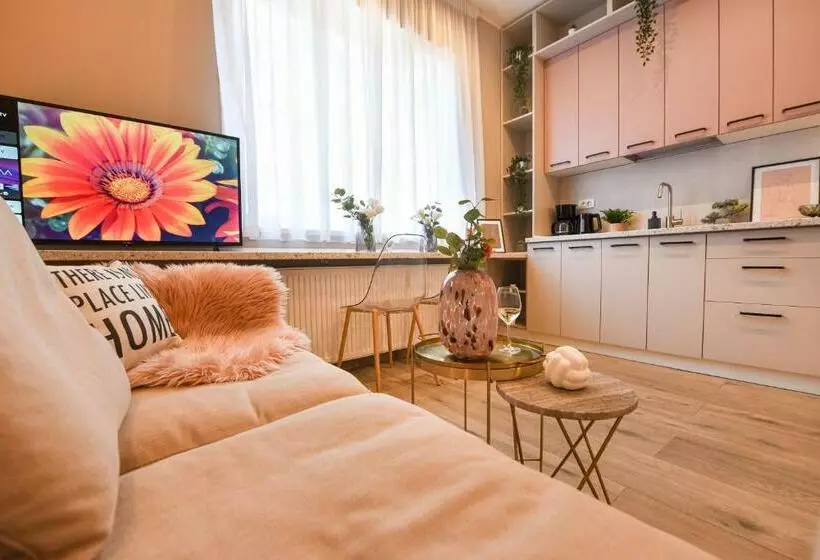 Sweet Blossom   Lovely 1br Apt In The City Center