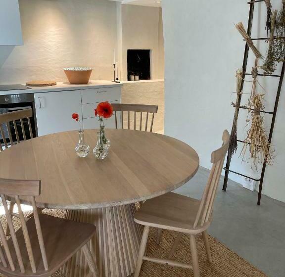 Two Bedroom, Newly Renovated, Garden Apartment, Gärsnäs österlen