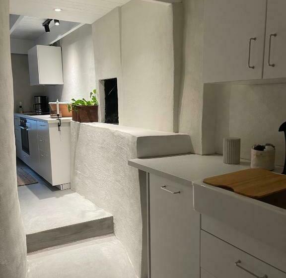 Two Bedroom, Newly Renovated, Garden Apartment, Gärsnäs österlen