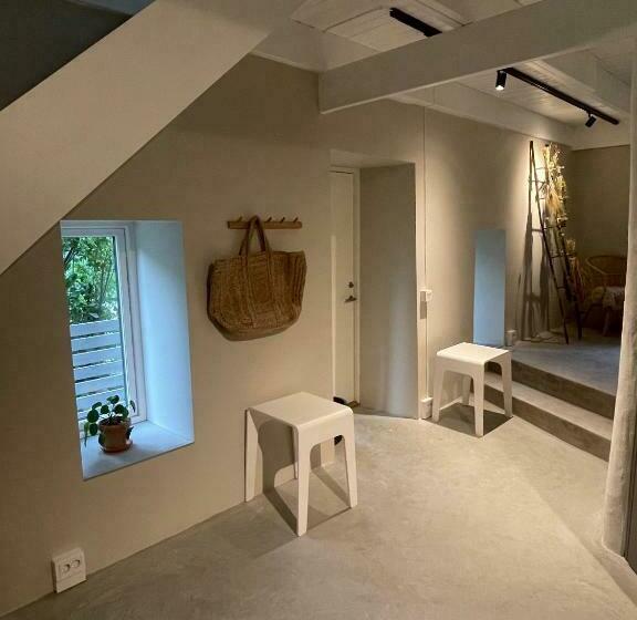 Two Bedroom, Newly Renovated, Garden Apartment, Gärsnäs österlen