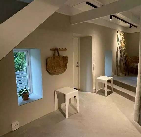 Two Bedroom, Newly Renovated, Garden Apartment, Gärsnäs österlen