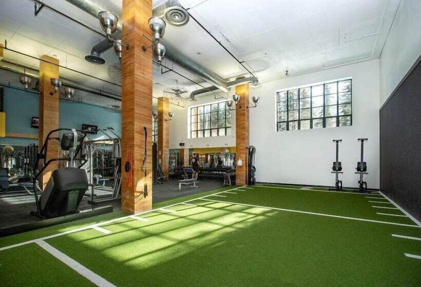 Vail Village King Hotel Room