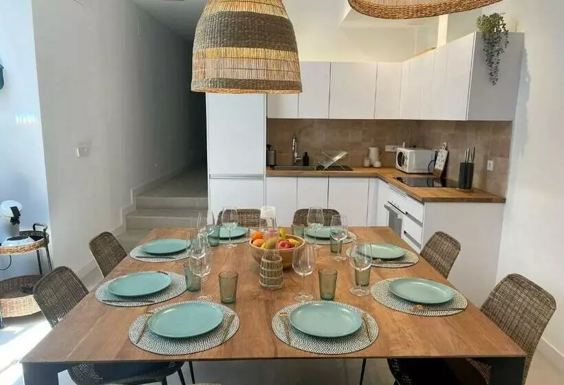 Azul Portmán – Designed For Group