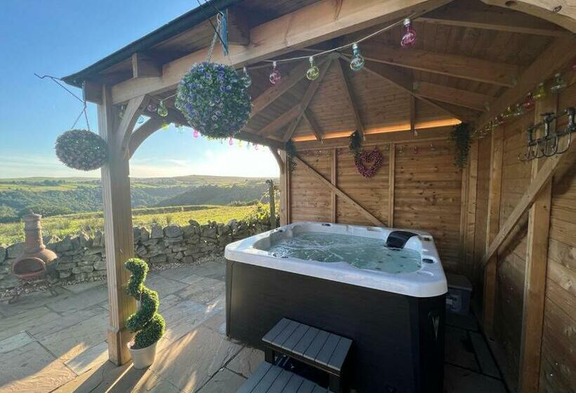 Inviting 4 Berth Caravan In Hebden Bridge