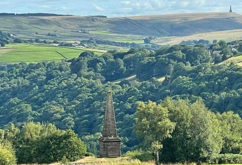 Inviting 4 Berth Caravan In Hebden Bridge