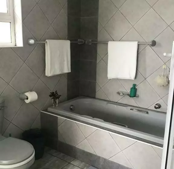 Sa Shores 32 On George Road Britannia Bay