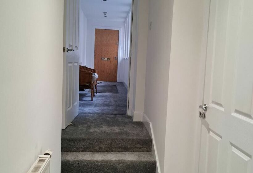Sleek 2bd Flat Centrally Located In Glasgow