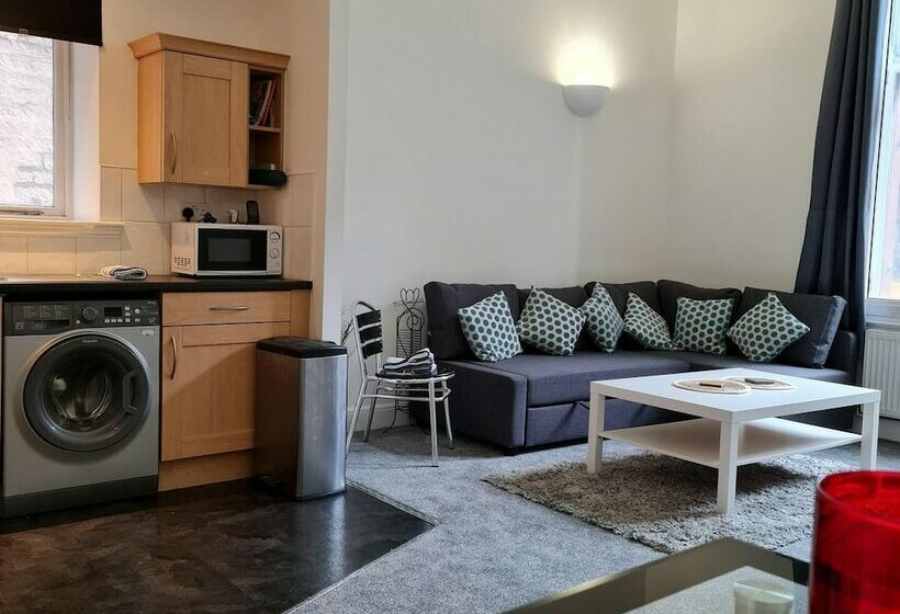 Sleek 2bd Flat Centrally Located In Glasgow