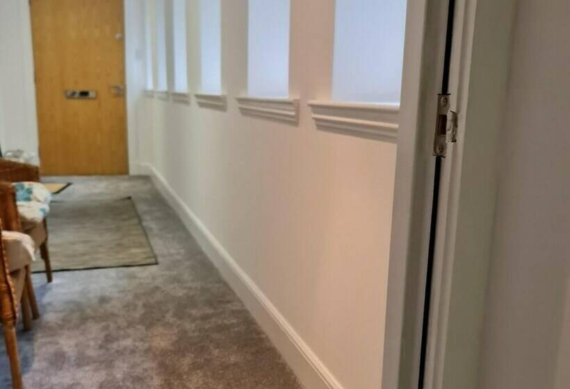 Sleek 2bd Flat Centrally Located In Glasgow