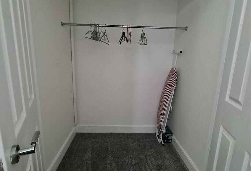 Sleek 2bd Flat Centrally Located In Glasgow