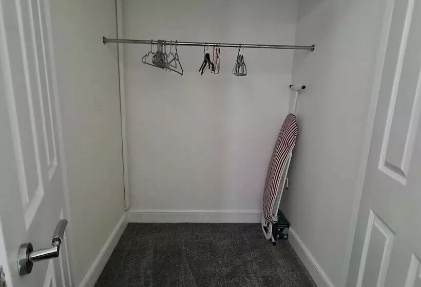 Sleek 2bd Flat Centrally Located In Glasgow