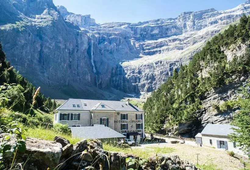 Hotelli Hôtel Du Cirque Et De La Cascade