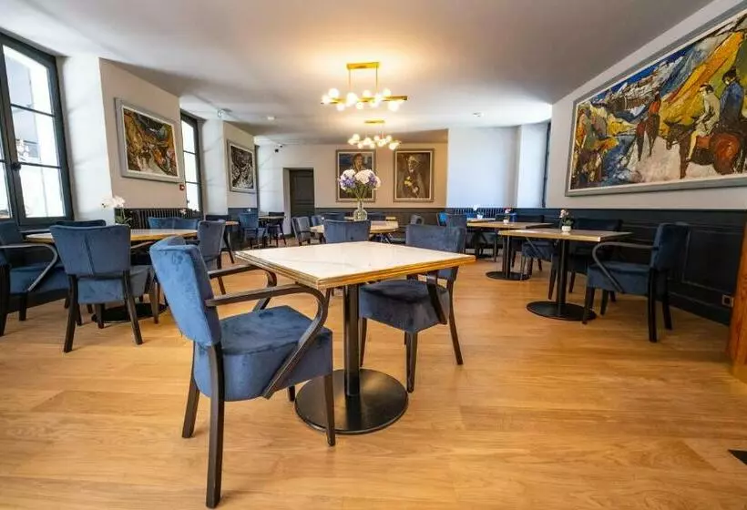 Hotelli Hôtel Du Cirque Et De La Cascade