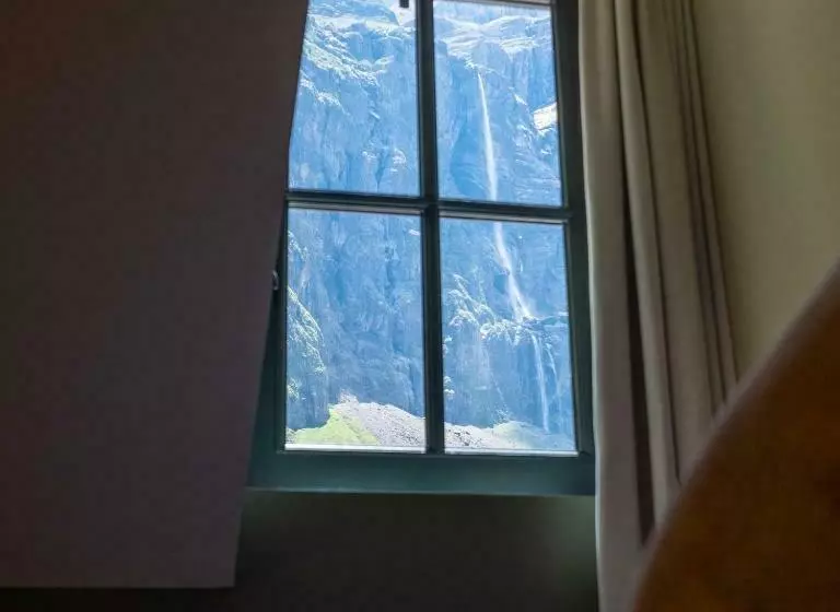 Hotelli Hôtel Du Cirque Et De La Cascade